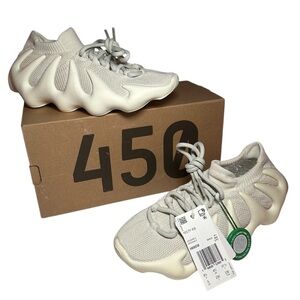 Yeezy 450 Cloud White Sneakers by Adidas New in Box men’s 5  women’s 7